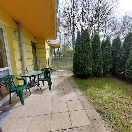 Apartament Z Ogrodkiem Kołobrzeg Exterior foto
